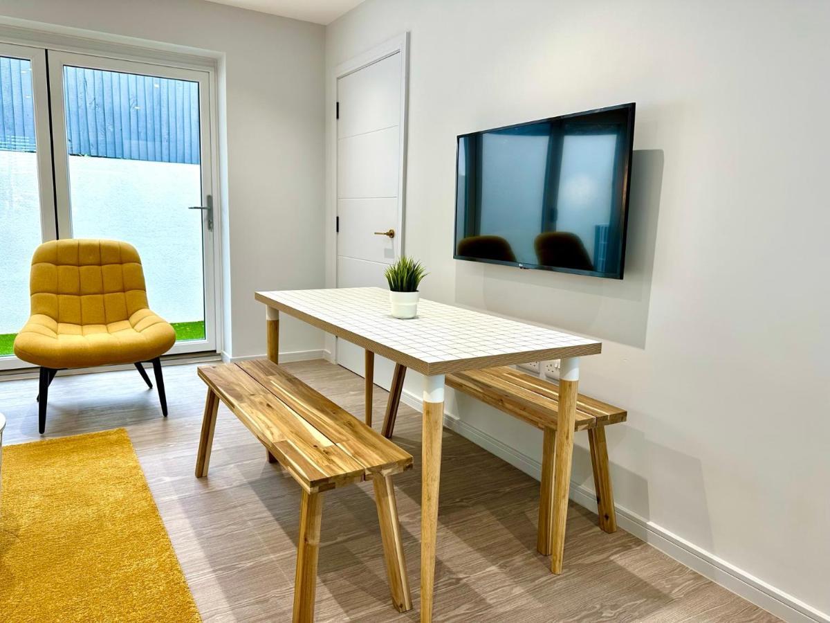 Poole Haven: Modern 6-Sleeper with Free Parking and Fast WiFi Villa Exterior photo