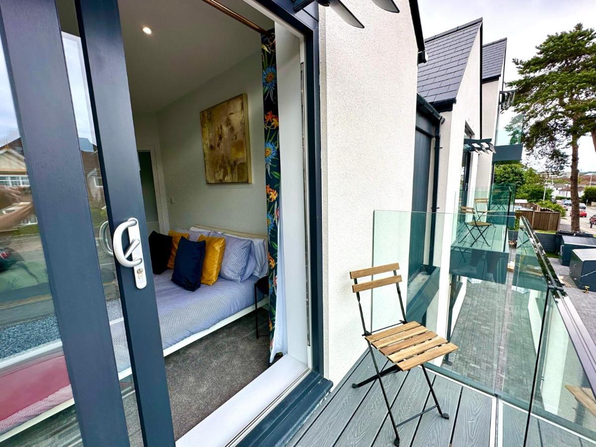 Poole Haven: Modern 6-Sleeper with Free Parking and Fast WiFi Villa Exterior photo