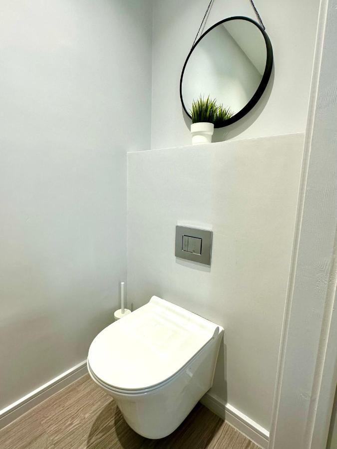 Poole Haven: Modern 6-Sleeper with Free Parking and Fast WiFi Villa Exterior photo